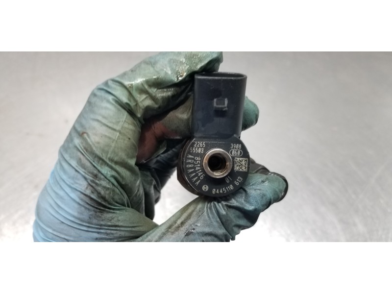 Recambio de inyector para toyota avensis touring sports executive referencia OEM IAM 8514146 0445110613 