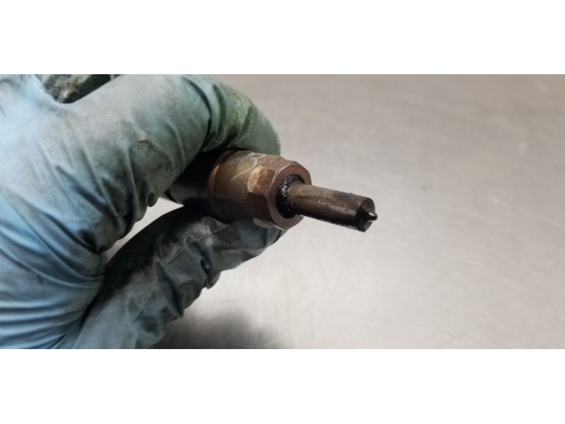 Recambio de inyector para toyota avensis touring sports executive referencia OEM IAM 8514146 0445110613 