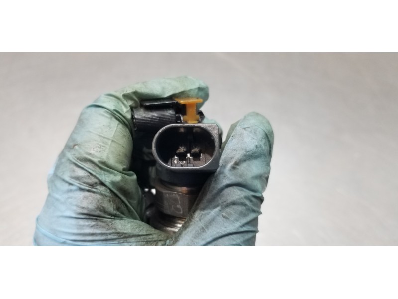 Recambio de inyector para toyota avensis touring sports executive referencia OEM IAM 8514146 0445110613 