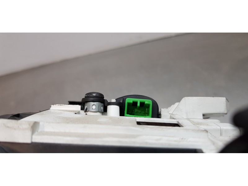 Recambio de cuadro instrumentos para volvo v50 familiar 2.0 d kinetic referencia OEM IAM 30728645   Recambio de cuadro instrumentos para volvo v50 familiar 2.0 d kinetic referencia OEM IAM 30728645