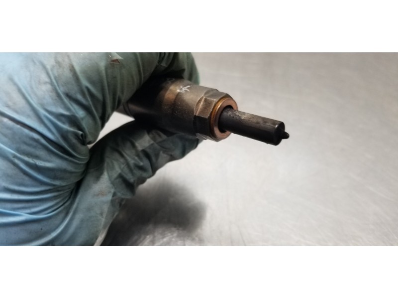 Recambio de inyector para hyundai ix35 style 2wd referencia OEM IAM 338002A610 0445110589 