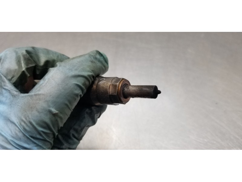 Recambio de inyector para hyundai ix35 style 2wd referencia OEM IAM 338002A610 0445110589 