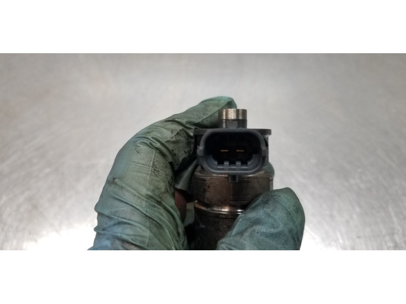 Recambio de inyector para hyundai ix35 style 2wd referencia OEM IAM 338002A610 0445110589 