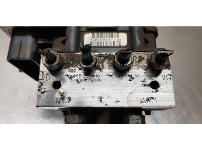 Recambio de abs para citroen c5 berlina exclusive referencia OEM IAM 9674804480  