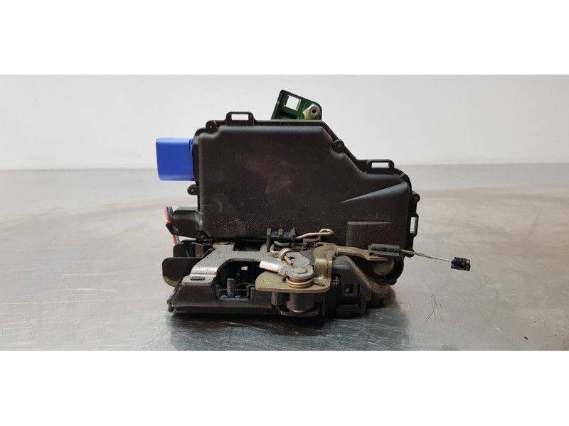 Recambio de cerradura puerta delantera izquierda para volkswagen polo (9n1) trendline referencia OEM IAM 3B1837015AQ  