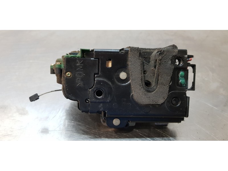 Recambio de cerradura puerta delantera izquierda para volkswagen polo (9n1) trendline referencia OEM IAM 3B1837015AQ  