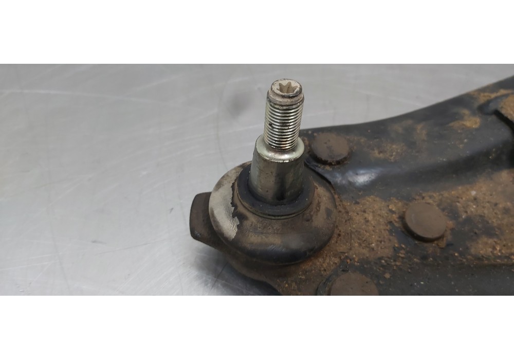 Recambio de brazo suspension inferior delantero derecho para dacia duster ii comfort 4wd referencia OEM IAM 545040280R   Recambio de brazo suspension inferior delantero derecho para dacia duster ii comfort 4wd referencia OEM IAM 545040280R