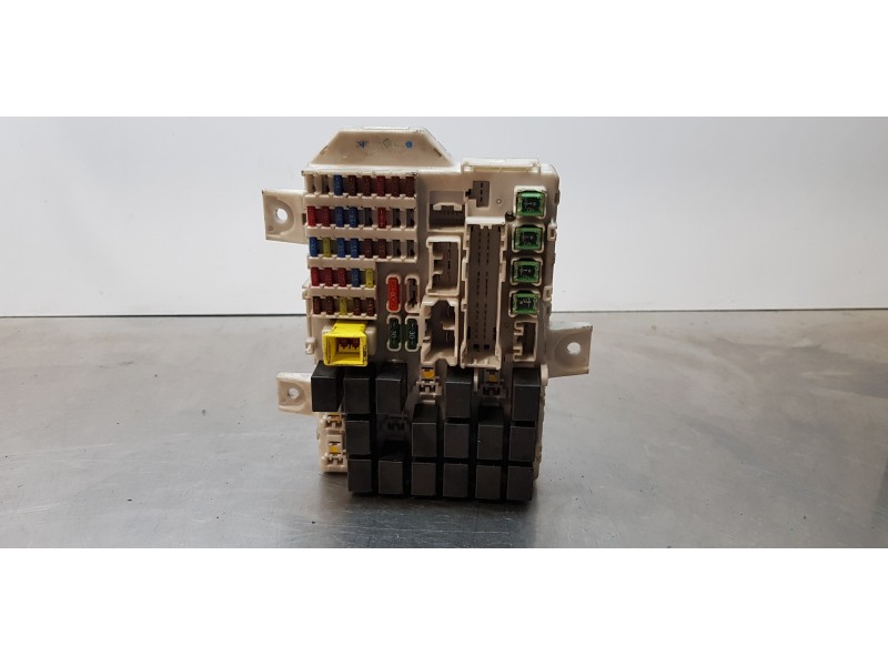 Recambio de caja reles / fusibles para mitsubishi colt berlina 5 (z) cleartec inform referencia OEM IAM MN108319   Recambio de caja reles / fusibles para mitsubishi colt berlina 5 (z) cleartec inform referencia OEM IAM MN108319