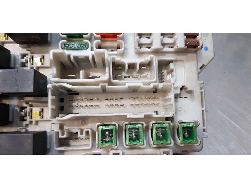 Recambio de caja reles / fusibles para mitsubishi colt berlina 5 (z) cleartec inform referencia OEM IAM MN108319   Recambio de caja reles / fusibles para mitsubishi colt berlina 5 (z) cleartec inform referencia OEM IAM MN108319