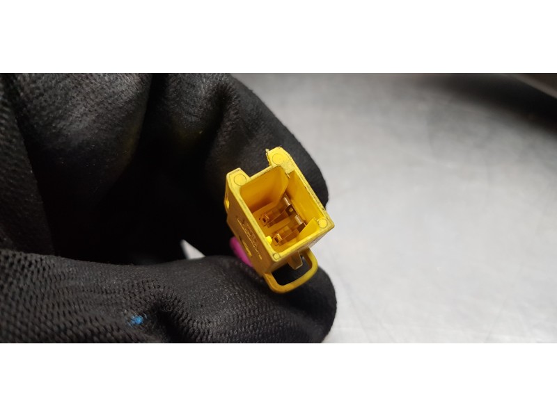 Recambio de pretensor airbag izquierdo para opel vectra c berlina comfort referencia OEM IAM 24463288   Recambio de pretensor airbag izquierdo para opel vectra c berlina comfort referencia OEM IAM 24463288