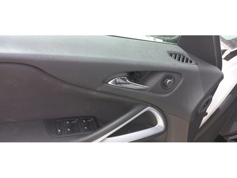 opel zafira tourer del año 2013