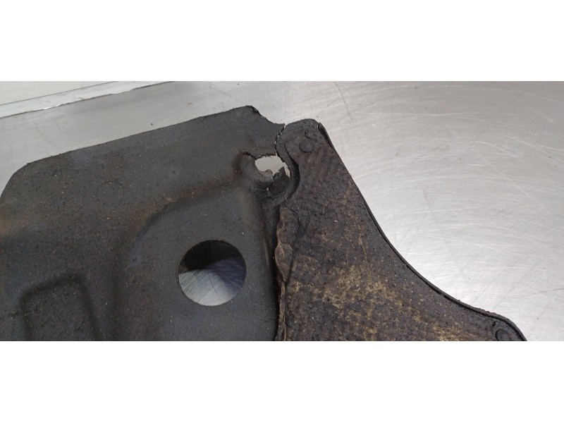 Recambio de cubrecarter para chevrolet cruze lt referencia OEM IAM    Recambio de cubrecarter para chevrolet cruze lt referencia OEM IAM