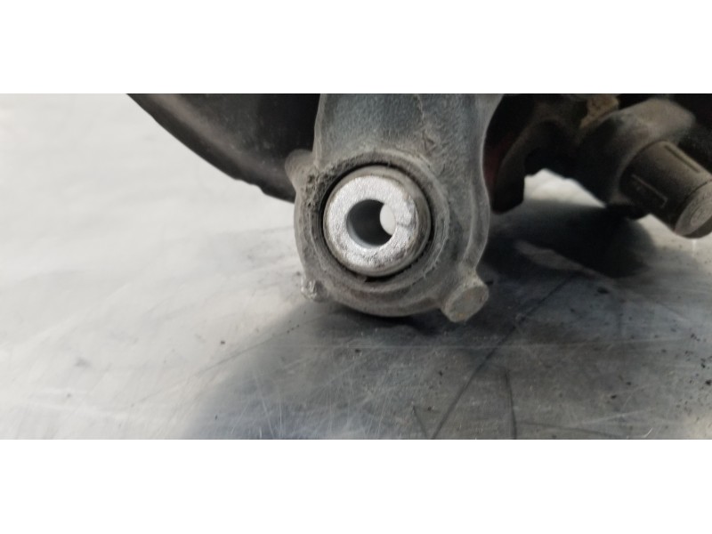 Recambio de mangueta trasera izquierda para bmw serie 1 lim. (f20) 118d xdrive referencia OEM IAM 33326792515  