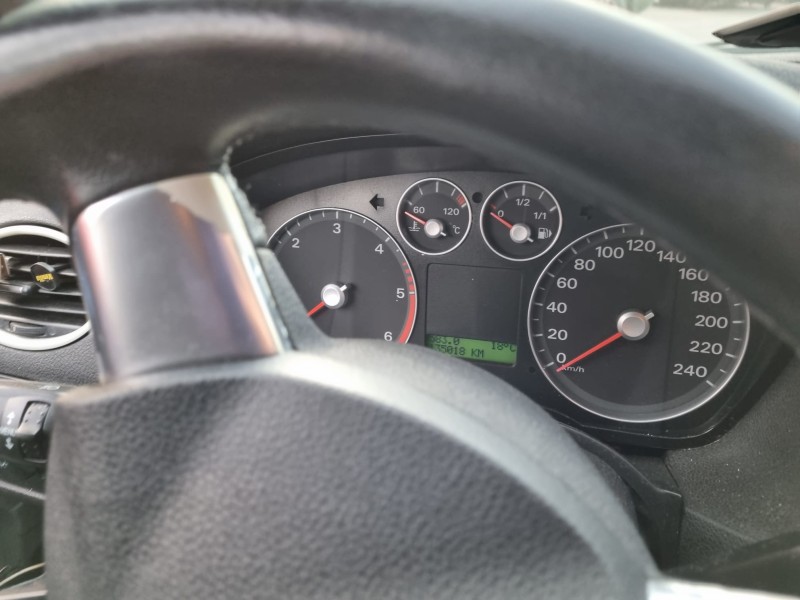 ford focus berlina (cap) del año 2005