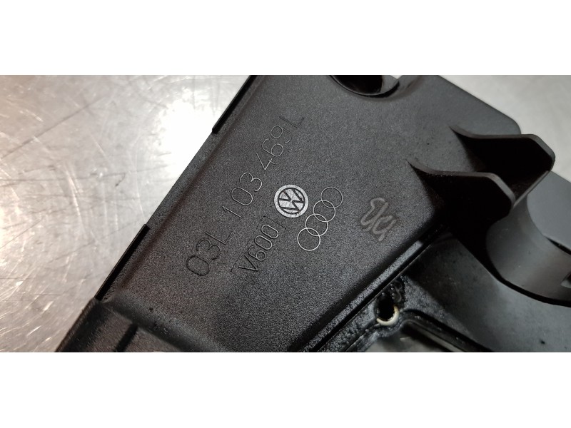 Recambio de tapa balancines para audi a4 ber. (b8) básico referencia OEM IAM 03L103469L   Recambio de tapa balancines para audi a4 ber. (b8) básico referencia OEM IAM 03L103469L