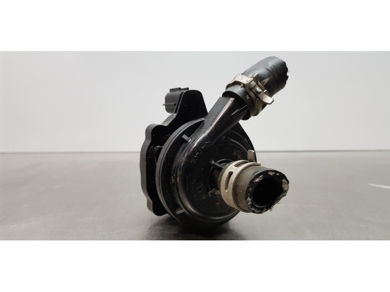 Recambio de bomba agua para nissan x-trail (t32) acenta 4x4 referencia OEM IAM 215807FV0A  