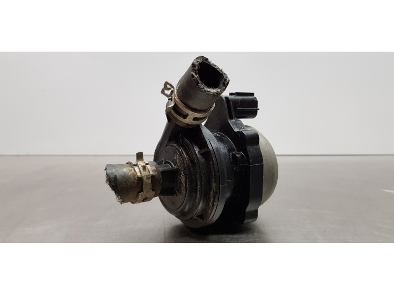 Recambio de bomba agua para nissan x-trail (t32) acenta 4x4 referencia OEM IAM 215807FV0A  
