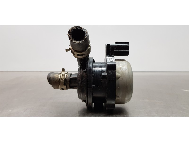 Recambio de bomba agua para nissan x-trail (t32) acenta 4x4 referencia OEM IAM 215807FV0A  