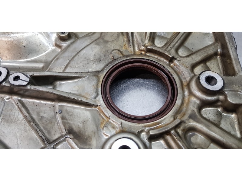 Recambio de tapa distribucion para mazda 3 lim. () luxury referencia OEM IAM SH0110500  