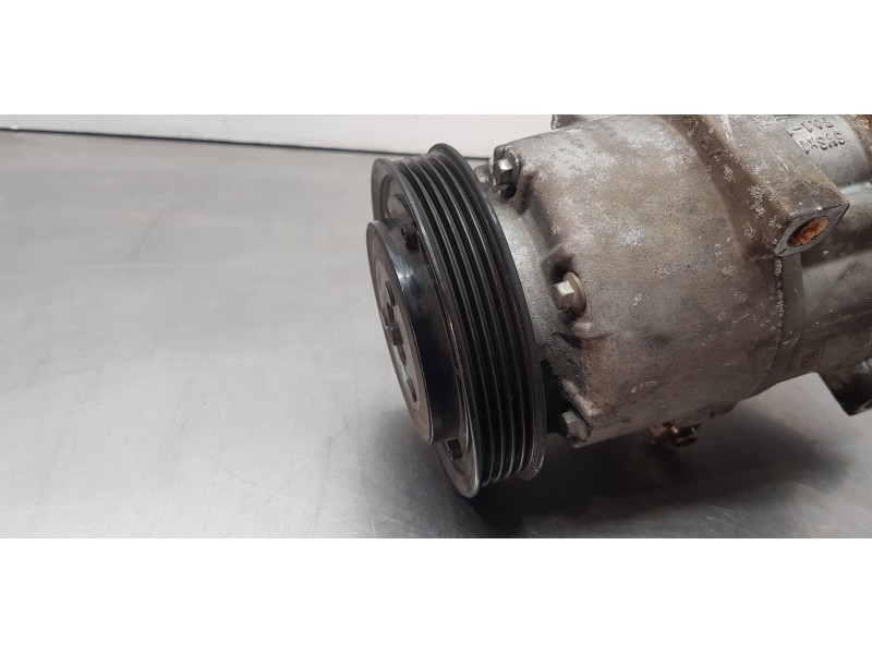 Recambio de compresor aire acondicionado para kia carens ( ) business referencia OEM IAM 97701A4500  