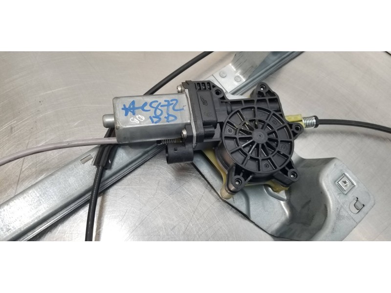 Recambio de elevalunas delantero derecho para renault kangoo profesional referencia OEM IAM 807207012R   Recambio de elevalunas delantero derecho para renault kangoo profesional referencia OEM IAM 807207012R