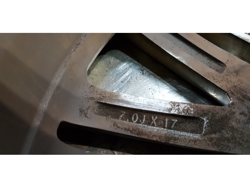 Recambio de llanta para kia carens ( ) business referencia OEM IAM 52910A4750  