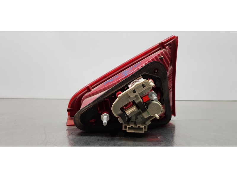 Recambio de piloto trasero izquierdo interior para audi a5 coupe (8t) 2.7 tdi referencia OEM IAM 8T0945093   Recambio de piloto trasero izquierdo interior para audi a5 coupe (8t) 2.7 tdi referencia OEM IAM 8T0945093
