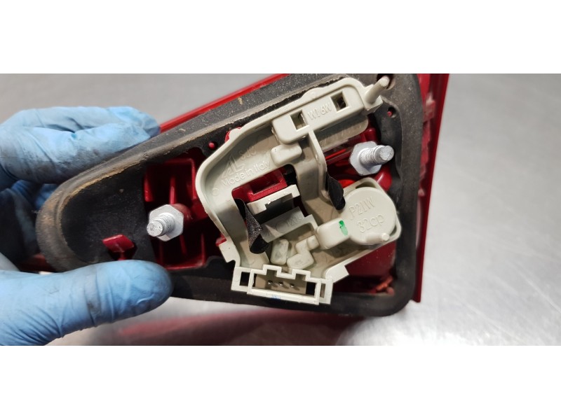 Recambio de piloto trasero izquierdo interior para audi a5 coupe (8t) 2.7 tdi referencia OEM IAM 8T0945093   Recambio de piloto trasero izquierdo interior para audi a5 coupe (8t) 2.7 tdi referencia OEM IAM 8T0945093