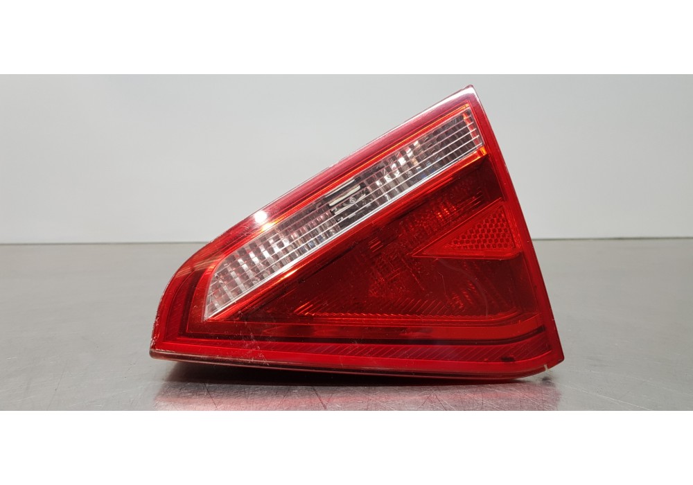 Recambio de piloto trasero derecho interior para audi a5 coupe (8t) 2.7 tdi referencia OEM IAM 8T0945094  
