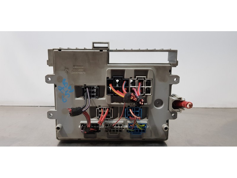 Recambio de caja reles / fusibles para bmw serie 1 berlina (e81/e87) 118i referencia OEM IAM 6906613   Recambio de caja reles / fusibles para bmw serie 1 berlina (e81/e87) 118i referencia OEM IAM 6906613