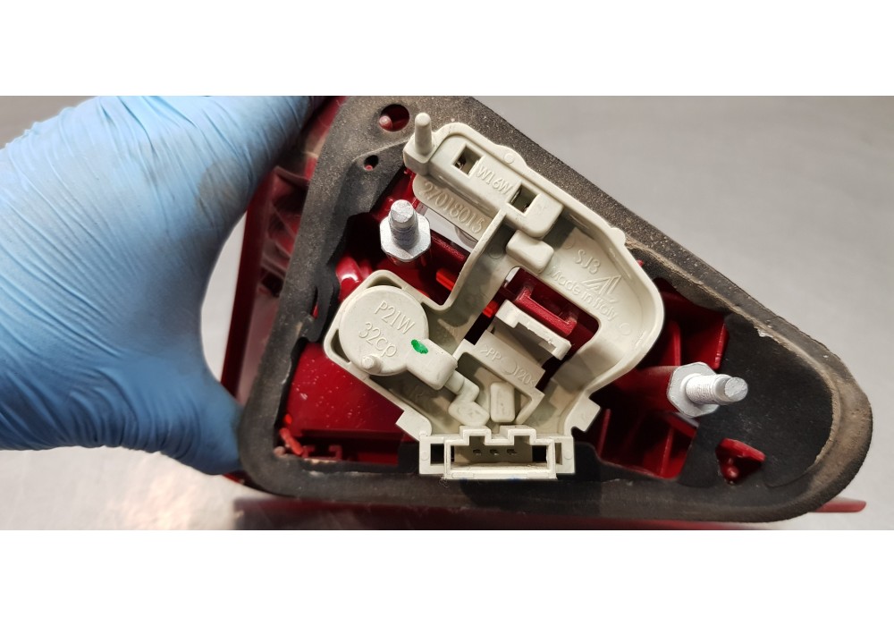 Recambio de piloto trasero derecho interior para audi a5 coupe (8t) 2.7 tdi referencia OEM IAM 8T0945094   Recambio de piloto trasero derecho interior para audi a5 coupe (8t) 2.7 tdi referencia OEM IAM 8T0945094