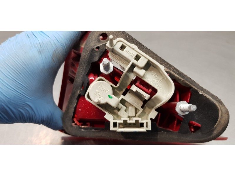 Recambio de piloto trasero derecho interior para audi a5 coupe (8t) 2.7 tdi referencia OEM IAM 8T0945094   Recambio de piloto trasero derecho interior para audi a5 coupe (8t) 2.7 tdi referencia OEM IAM 8T0945094