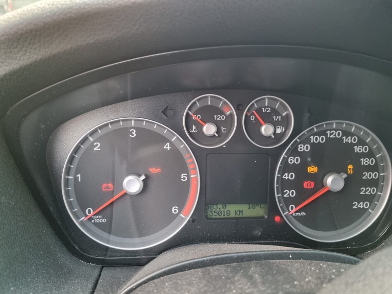 ford focus berlina (cap) del año 2005