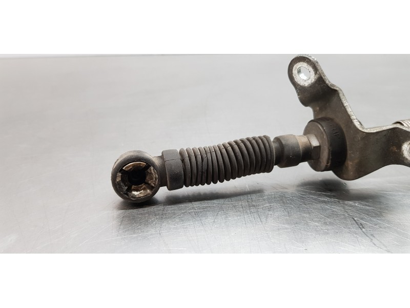 Recambio de palanca cambio para audi a5 coupe (8t) 2.7 tdi referencia OEM IAM 8K1713105B 8K1713041F  Recambio de palanca cambio para audi a5 coupe (8t) 2.7 tdi referencia OEM IAM 8K1713105B 8K1713041F