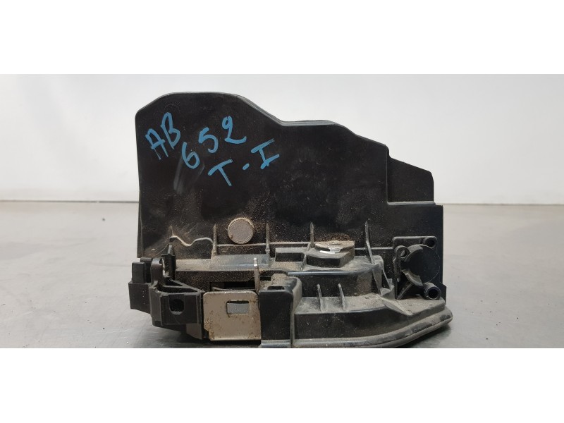 Recambio de cerradura puerta trasera izquierda para bmw serie 1 berlina (e81/e87) 118i referencia OEM IAM 7167069   Recambio de cerradura puerta trasera izquierda para bmw serie 1 berlina (e81/e87) 118i referencia OEM IAM 7167069