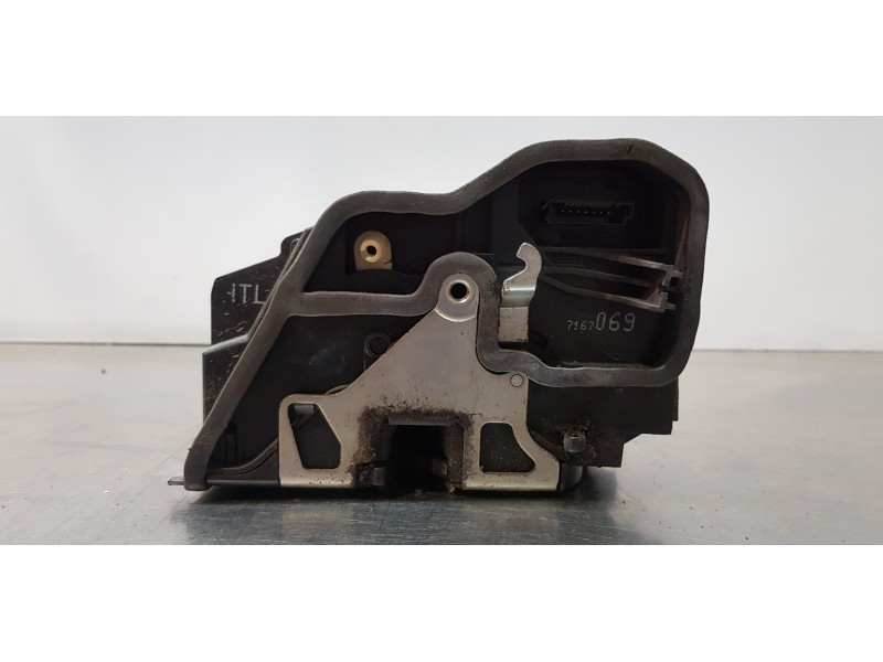 Recambio de cerradura puerta trasera izquierda para bmw serie 1 berlina (e81/e87) 118i referencia OEM IAM 7167069   Recambio de cerradura puerta trasera izquierda para bmw serie 1 berlina (e81/e87) 118i referencia OEM IAM 7167069
