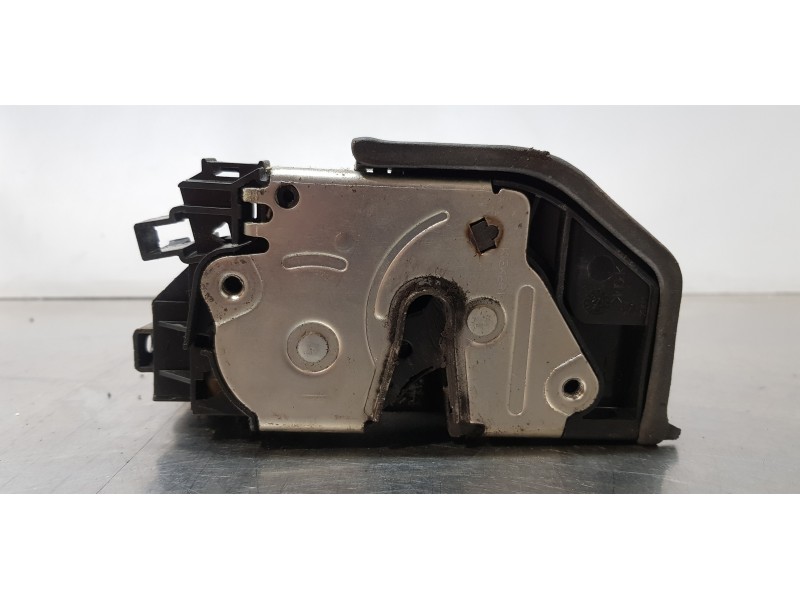 Recambio de cerradura puerta trasera izquierda para bmw serie 1 berlina (e81/e87) 118i referencia OEM IAM 7167069   Recambio de cerradura puerta trasera izquierda para bmw serie 1 berlina (e81/e87) 118i referencia OEM IAM 7167069