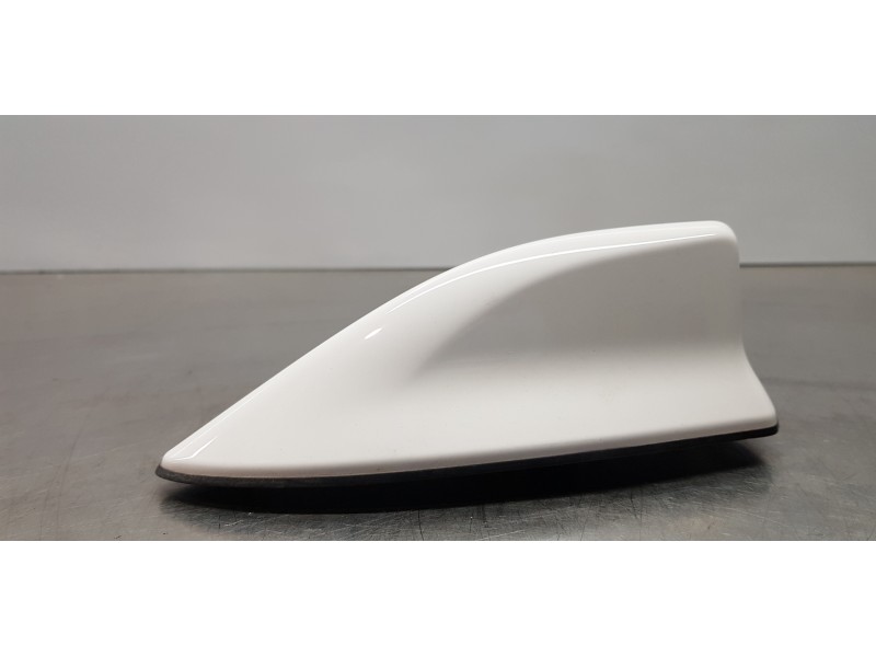 Recambio de antena para toyota corolla touring sports (e21) hybrid advance referencia OEM IAM 867600D010  