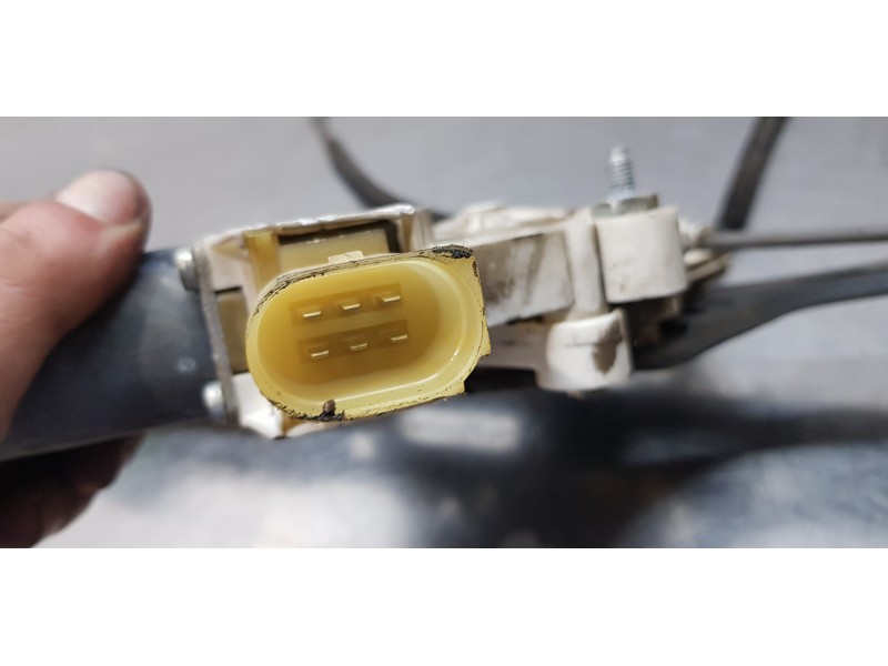 Recambio de elevalunas delantero izquierdo para bmw serie 1 berlina (e81/e87) 118i referencia OEM IAM 6927027   Recambio de elevalunas delantero izquierdo para bmw serie 1 berlina (e81/e87) 118i referencia OEM IAM 6927027