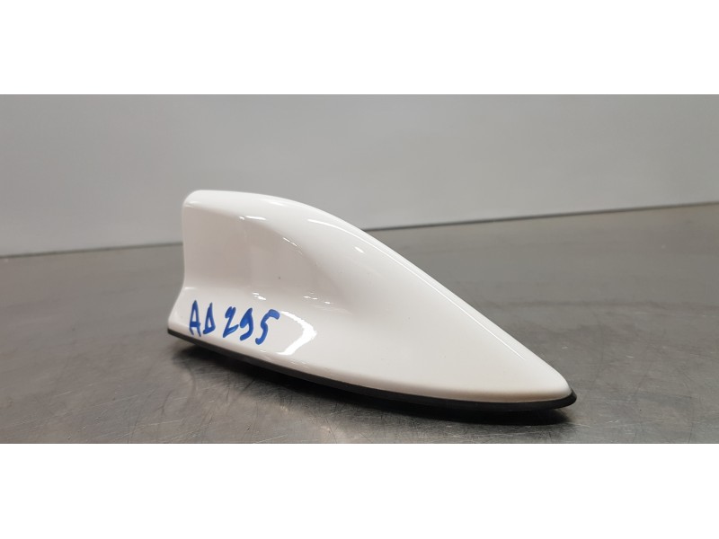 Recambio de antena para toyota corolla touring sports (e21) hybrid advance referencia OEM IAM 867600D010  