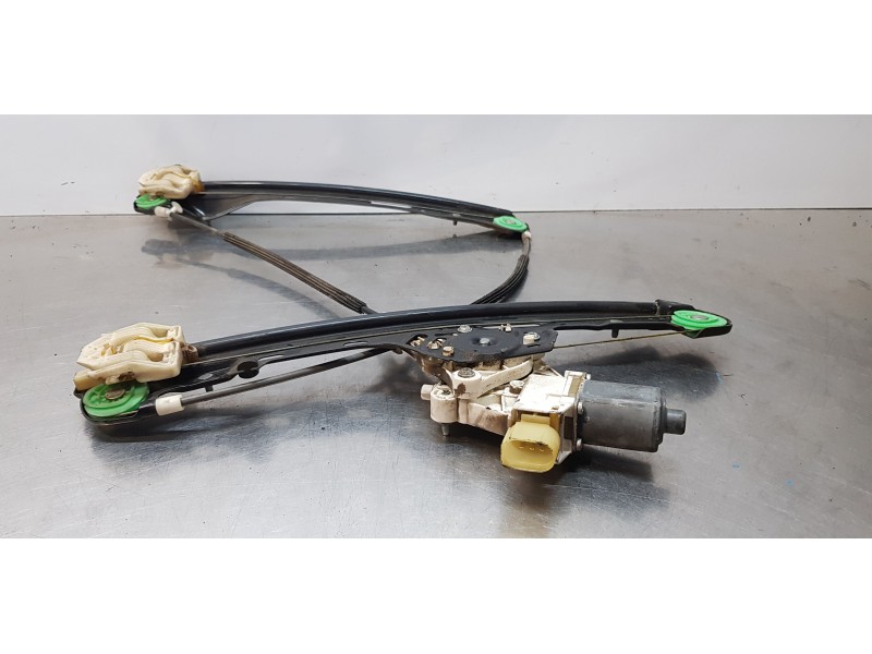 Recambio de elevalunas delantero izquierdo para bmw serie 1 berlina (e81/e87) 118i referencia OEM IAM 6927027   Recambio de elevalunas delantero izquierdo para bmw serie 1 berlina (e81/e87) 118i referencia OEM IAM 6927027