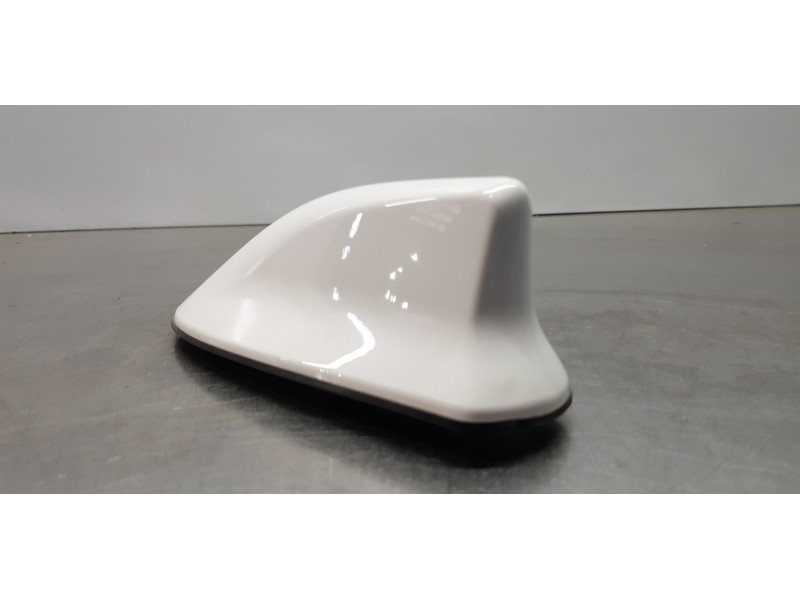 Recambio de antena para toyota corolla touring sports (e21) hybrid advance referencia OEM IAM 867600D010  