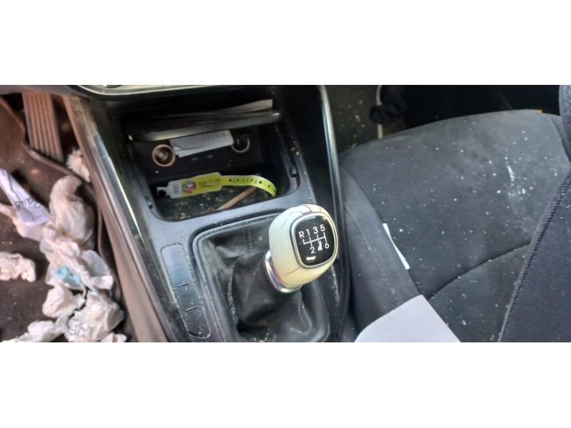 kia carens ( ) del año 2023