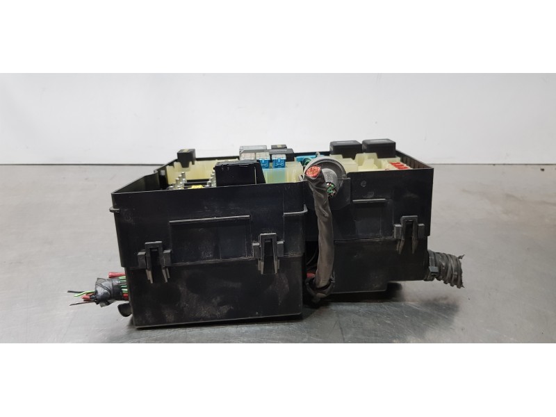 Recambio de caja reles / fusibles para ford focus berlina (cap) ghia referencia OEM IAM 3M5T14067BC  