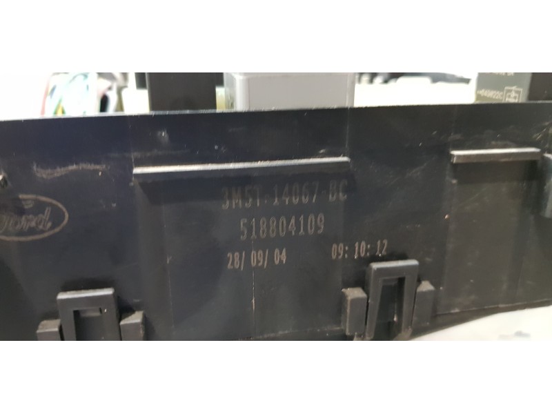 Recambio de caja reles / fusibles para ford focus berlina (cap) ghia referencia OEM IAM 3M5T14067BC  