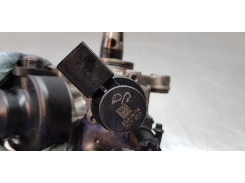 Recambio de bomba inyeccion para toyota avensis touring sports executive referencia OEM IAM 22100WA020 3465678 0445010756