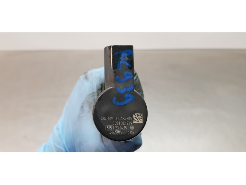 Recambio de rampa inyectora para toyota avensis touring sports executive referencia OEM IAM 23810WA020 8514166 0445214278