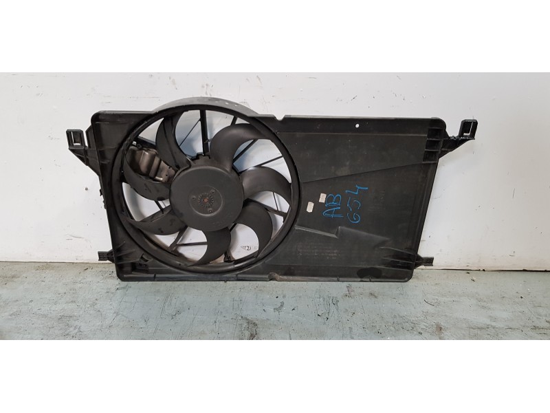 Recambio de electroventilador para ford focus berlina (cap) ghia referencia OEM IAM 3M5H8C607RD   Recambio de electroventilador para ford focus berlina (cap) ghia referencia OEM IAM 3M5H8C607RD