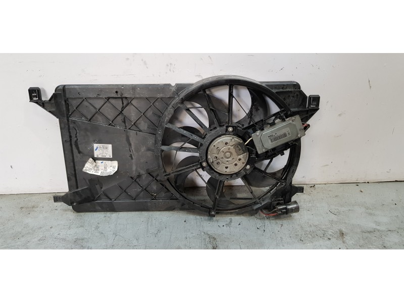 Recambio de electroventilador para ford focus berlina (cap) ghia referencia OEM IAM 3M5H8C607RD   Recambio de electroventilador para ford focus berlina (cap) ghia referencia OEM IAM 3M5H8C607RD