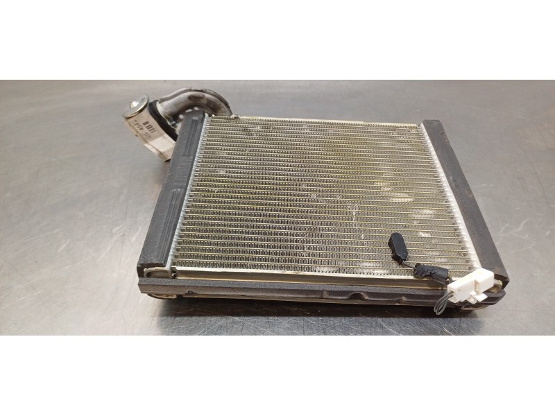 Recambio de evaporador aire acondicionado para toyota yaris hybrid active referencia OEM IAM 885010D310 75004540 